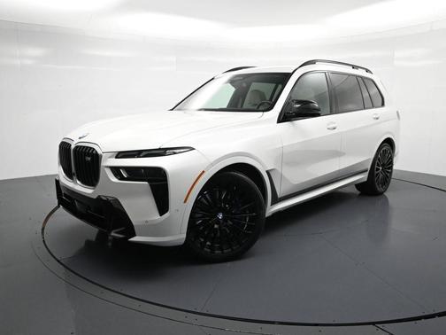 2025 BMW X7 M60i