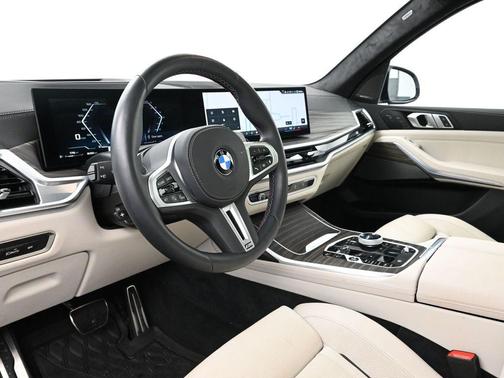 2025 BMW X7 M60i