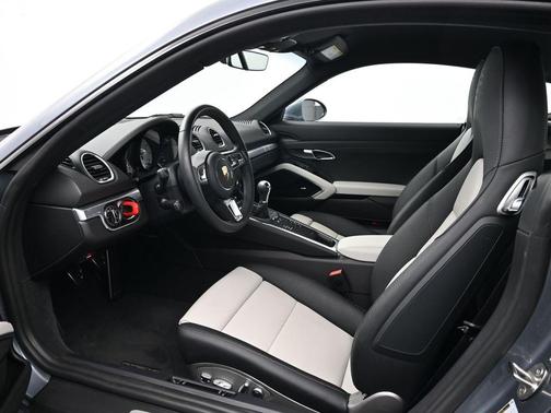 2025 Porsche 718 Cayman S