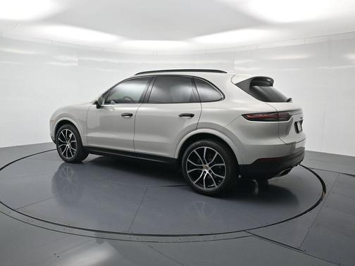 2022 Porsche Cayenne 
