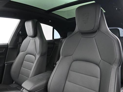 2025 Porsche Macan 4S