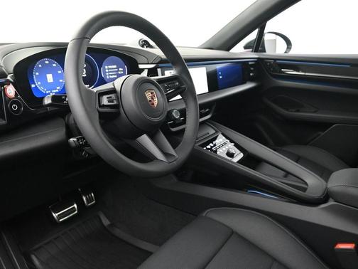 2025 Porsche Macan 4S