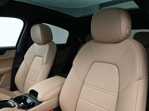 2026 Porsche Cayenne AWD