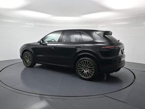 2023 Porsche Cayenne S Platinum Edition