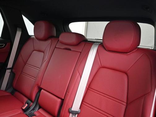 2023 Porsche Cayenne S Platinum Edition