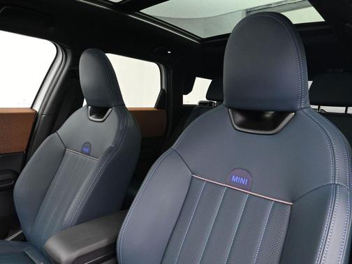 2025 MINI Countryman Base