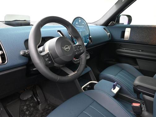 2025 MINI Countryman Base