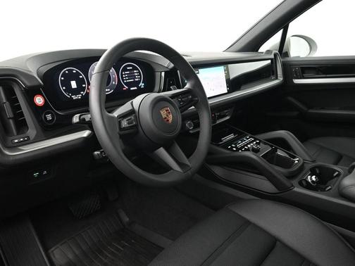 2025 Porsche Cayenne Base