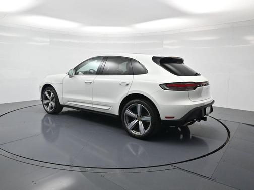 2023 Porsche Macan 