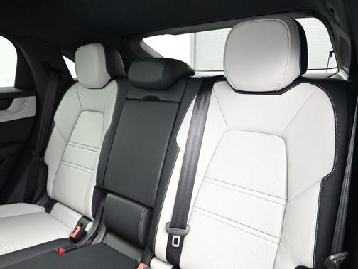 2025 Porsche Cayenne AWD