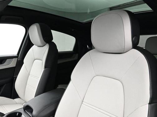 2025 Porsche Cayenne AWD