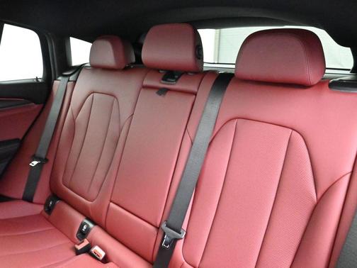 2022 BMW X4 xDrive30i