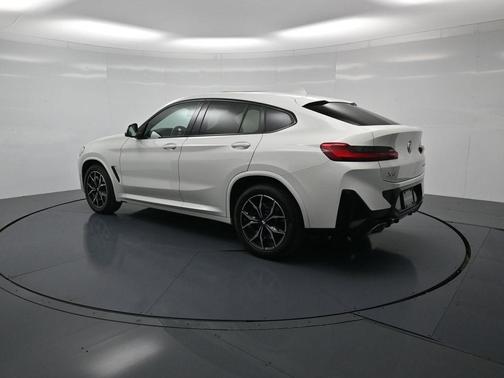 2022 BMW X4 xDrive30i