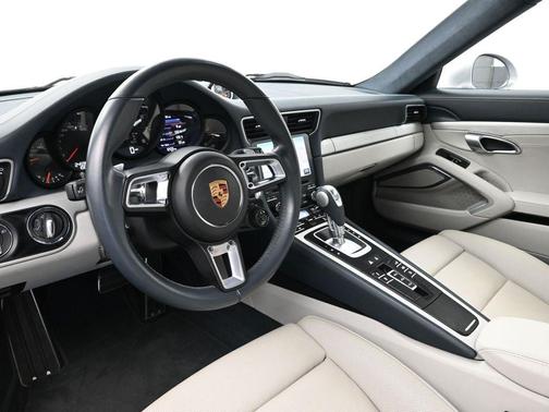 2017 Porsche 911 Carrera 4S
