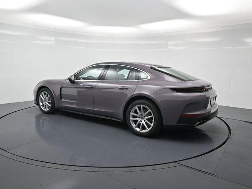 2026 Porsche Panamera 4