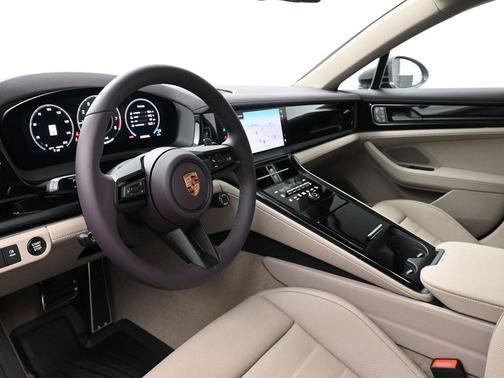 2026 Porsche Panamera 4