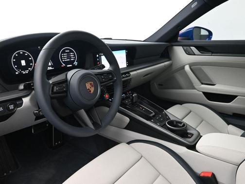 2025 Porsche 911 Carrera