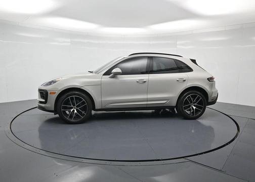 2022 Porsche Macan Base