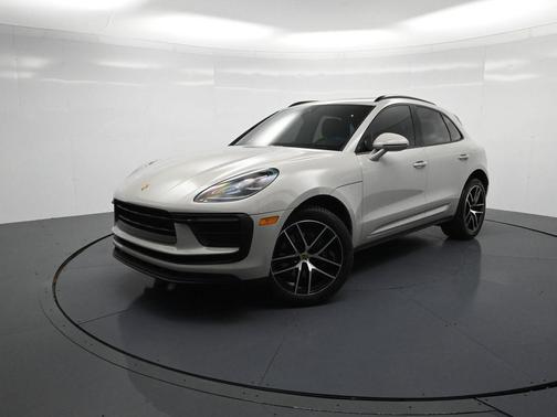 2022 Porsche Macan Base