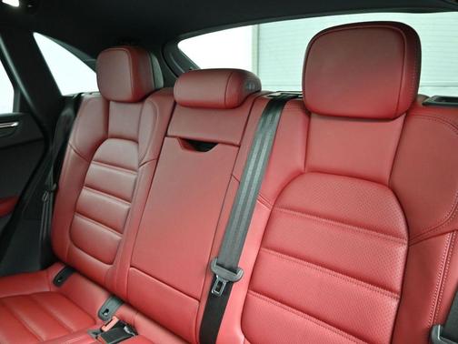 2024 Porsche Macan GTS