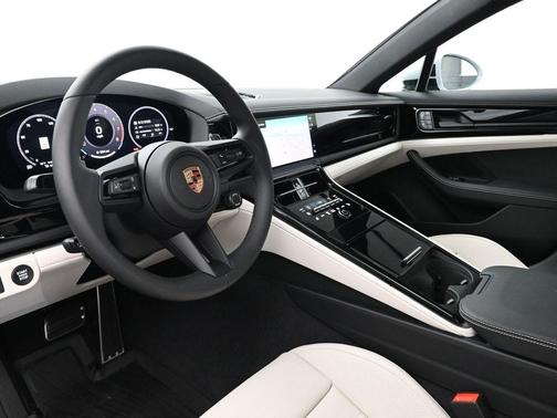 2025 Porsche Panamera Base