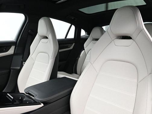 2025 Porsche Panamera Base