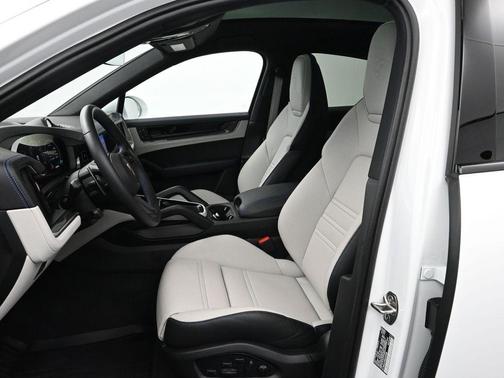 2025 Porsche Cayenne AWD
