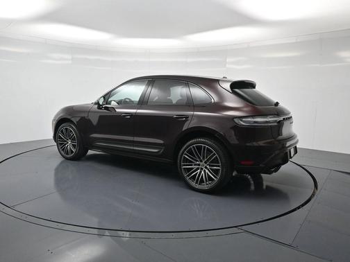 2025 Porsche Macan T