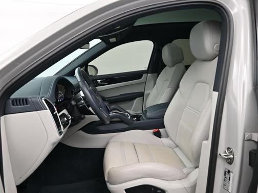 2023 Porsche Cayenne 