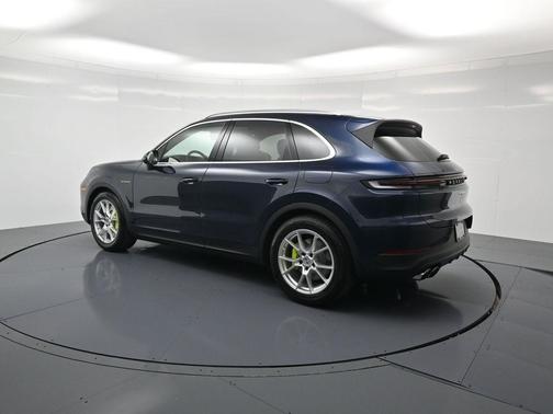 2026 Porsche Cayenne AWD