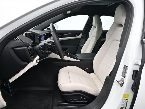 2026 Porsche Panamera Base