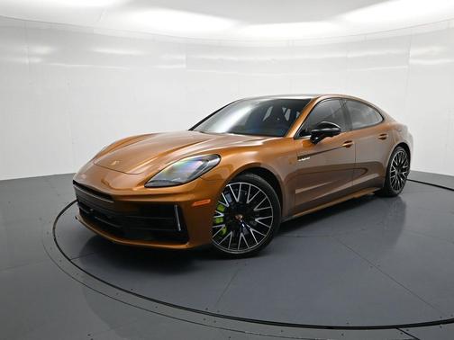 2025 Porsche Panamera 4