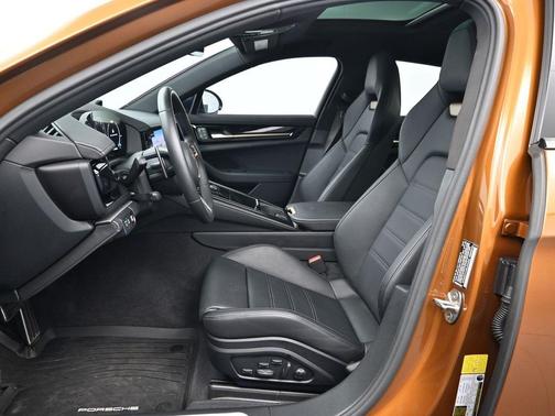 2025 Porsche Panamera 4