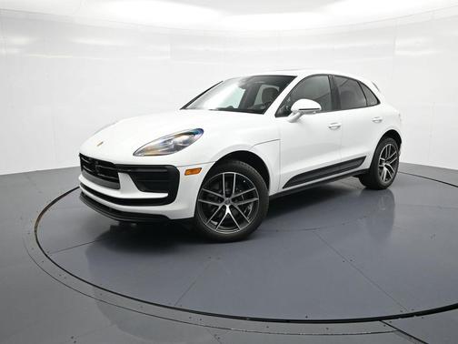 2026 Porsche Macan Base