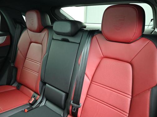 2026 Porsche Cayenne AWD