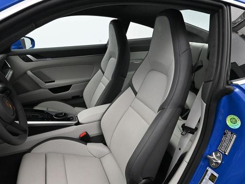 2025 Porsche 911 Carrera