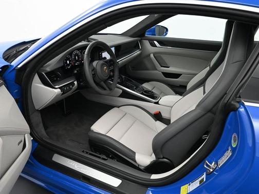 2025 Porsche 911 Carrera