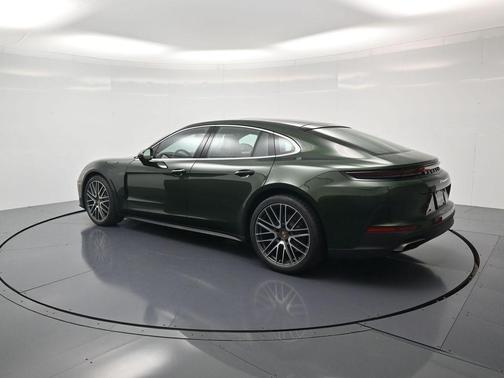 Oak 2026 Porsche Panamera 4