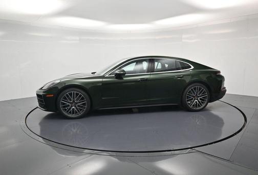 Oak 2026 Porsche Panamera 4