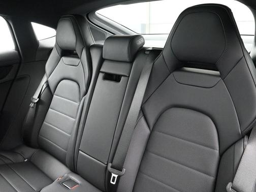 2026 Porsche Panamera 4