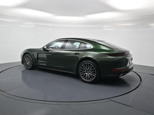 2026 Porsche Panamera 4