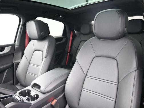 2026 Porsche Cayenne AWD