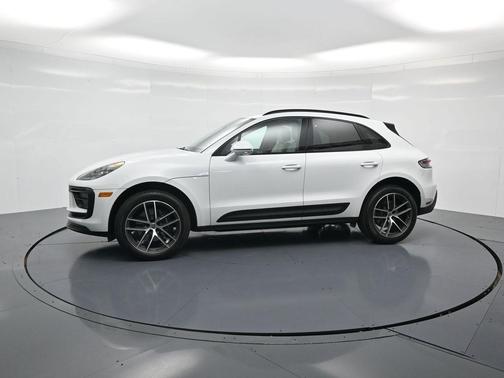 2025 Porsche Macan T