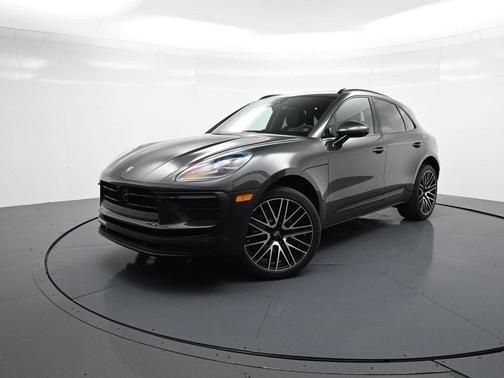 2026 Porsche Macan Base