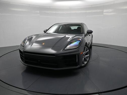 2026 Porsche Panamera 4