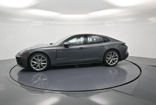 2026 Porsche Panamera 4