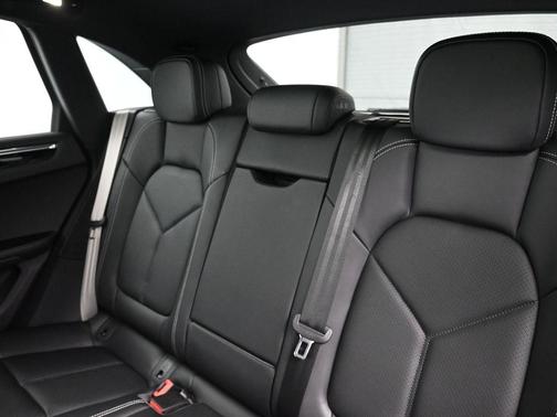 2025 Porsche Macan S