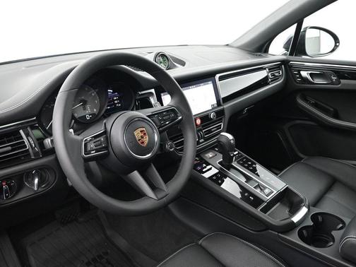 2025 Porsche Macan S