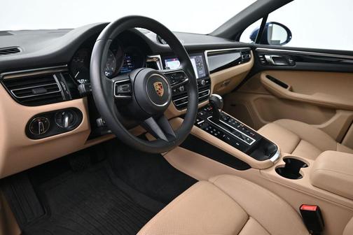 Gentian Blue Metallic 2024 Porsche Macan S