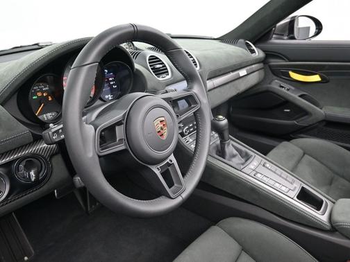 2025 Porsche 718 Spyder RS
